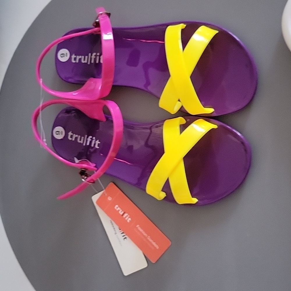 TruFit jelly sandals. Size: 6